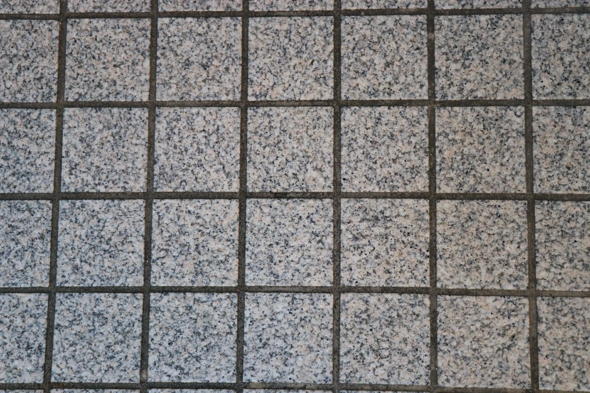 防草シートの上にタイルを敷くのは有効 タイル ジョイントタイルの組み合わせを徹底解説 農家web